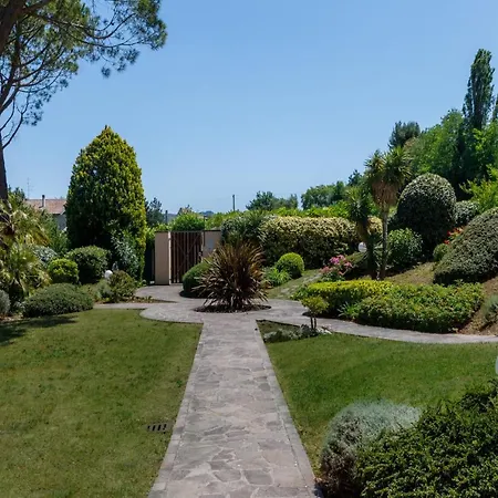 Rosaria By Mmega Villa Ripe